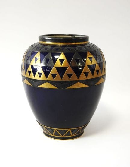 ROOLF - XX secolo
Vaso di forma ovoidale in maioli
