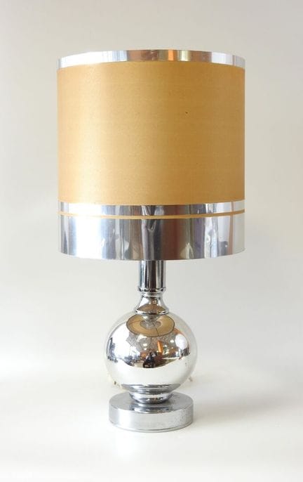 Stück aus den 70er Jahren
Tischlampe in Balusterfo