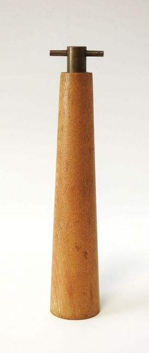 Stück aus den 1950er Jahren
Pfeffermühle aus helle