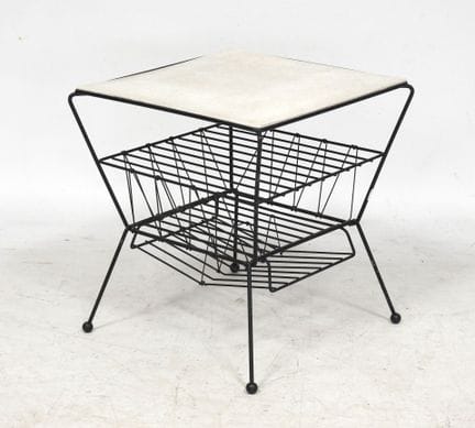 Piece from the 1950s
Side table with a white faux 