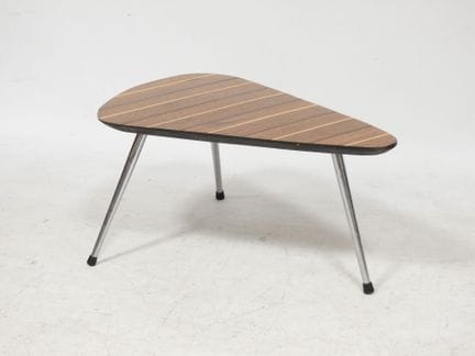 Modern Design
Tripod coffee table with a free-form