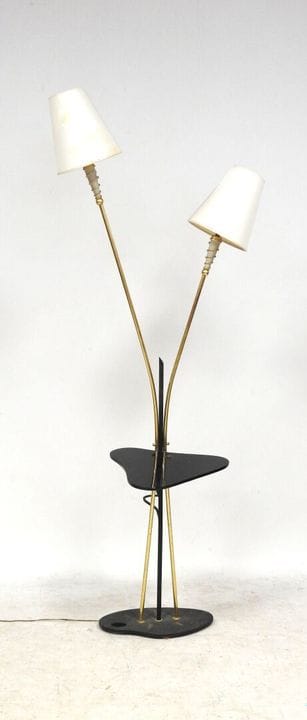 Werk aus den 60er Jahren
Wohnzimmer-Stehlampe mit 