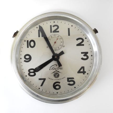 ELECTRIC – CDH – Paris
Runde Wanduhr aus Aluminium