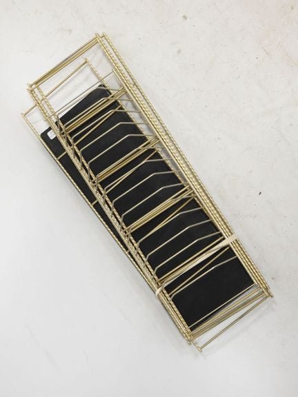 STRING im Stil von
Modulares Wandregal bestehend a
