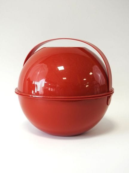 GUZZINI – Italien
Roter Picknickkorb in Kugelform 
