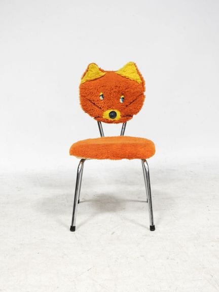 Werk aus den 70er Jahren
Kinderstuhl, Sitzfläche u