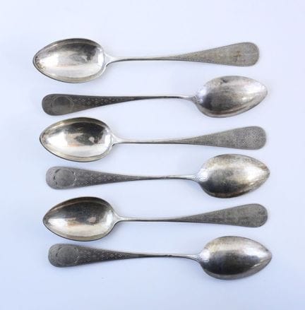 Obra extranjera
Juego de 6 cucharas de postre de p