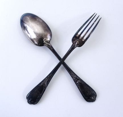 Cubierta de postre de plata con el sello de Minerv