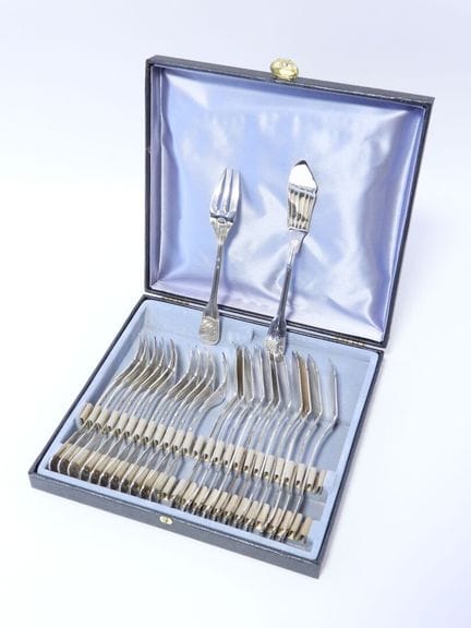 Juego de cubiertos para pescado de plata con el se