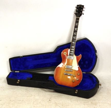 GIBSON
Guitarra eléctrica de cuerpo sólido, modelo