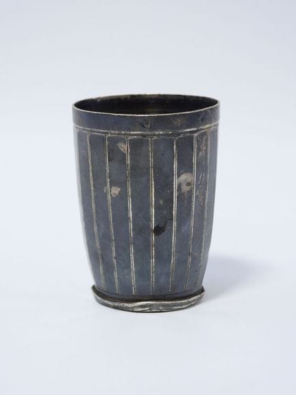 Timbal de paneles de plata con punzón de Minerva
A