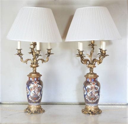 GIAPPONE. Grande coppia di lampade in porcellana c