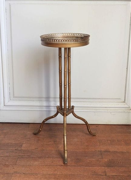 PICCOLO TAVOLINO in metallo laccato bronzo con pia