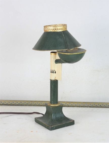 LAMPADA A QUINQUET in lamiera laccata verde e beig
