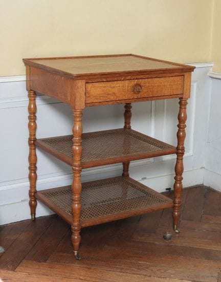 Rectangular sideboard made of molded and carved oa