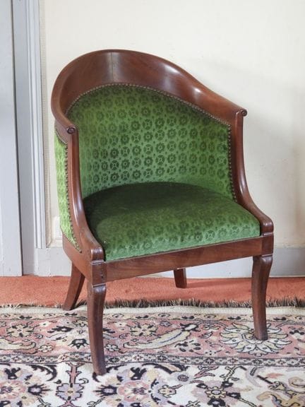 BERGERE en acajou et placage d'acajou à dossier go