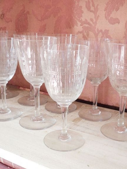 BACCARAT. Servizio di bicchieri in cristallo intag