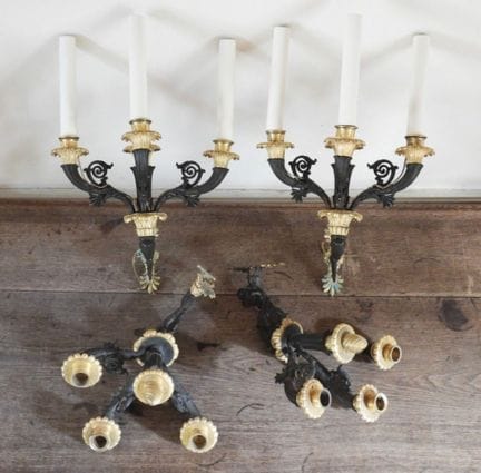 Ensemble de QUATRE APPLIQUES en bronze à double pa