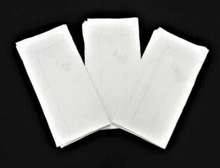 Juego de TRES SÁBANAS de algodón con las iniciales