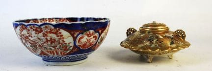 JAPAN: Mehrlappige Salatschüssel aus Imari-Porzell