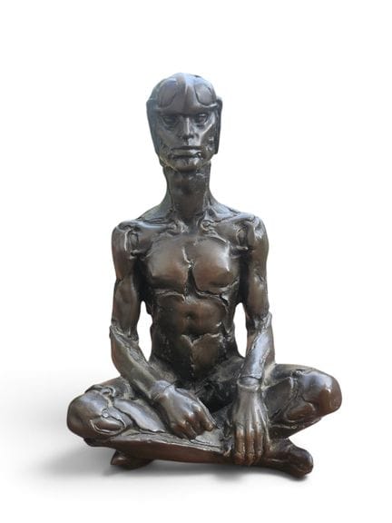 Jacques LE NANTEC (né en 1940).
Homme assis.
Sculp