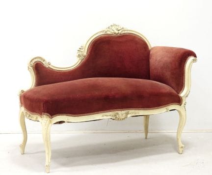 Banquette style Louis XV en bois mouluré et sculpt