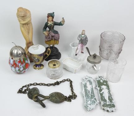 Display items made of glass, terracotta, porcelain