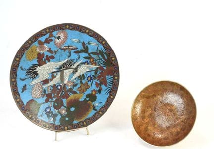 JAPAN. Runde Schale aus Cloisonné-Emaille mit Voge