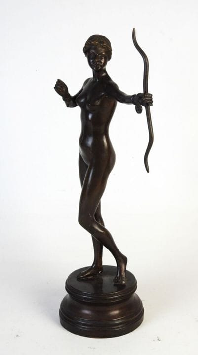 DIANE, DIE JÄGERIN MIT DEM BOGEN, aus Bronze mit b