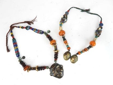 NAGA, Nagaland, Inde.
Laiton, perles, coquillage, 