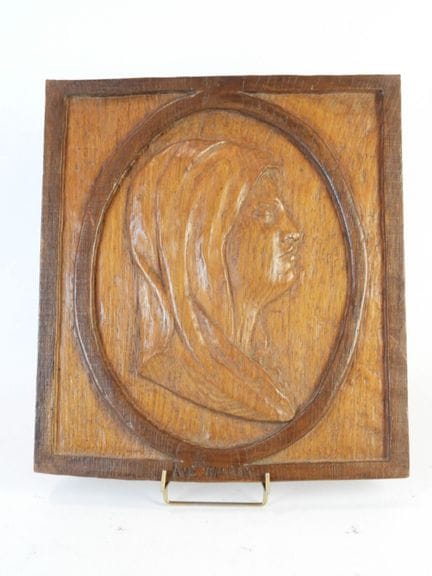 PROFIL DE LA VIERGE MARIE sculpté en bas relief su