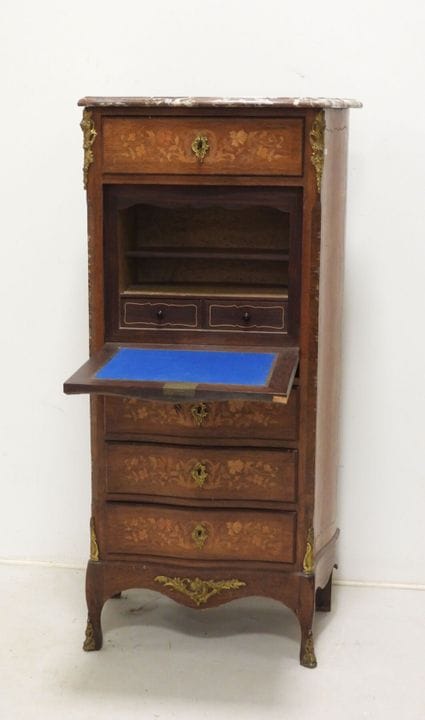 Secrétaire en bois de placage marqueté à décor de 