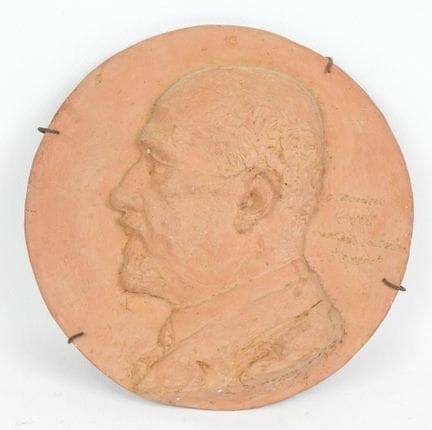 Léon FOURQUET (1841-1939) Médaillon en terre cuite