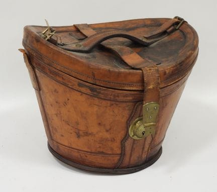 Leather top hat box: H: 28, W: 35, D: 32 cm (shows