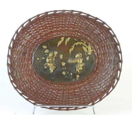 JAPAN: Ablage aus Bronze mit brauner Patina, im mi