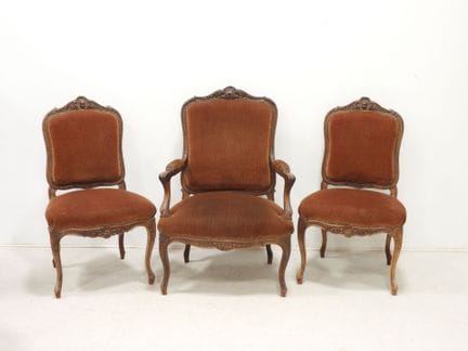 Sessel und zwei Stühle im Louis-XV-Stil aus profil