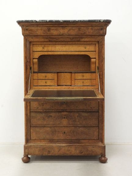 SECRETAIRE en placage de loupe de noyer ouvrant en