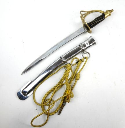 Réplique de sabre pour enfant en métal et cuir. L.