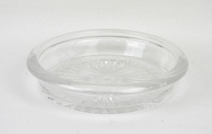 BACCARAT. Dessous de carafe en cristal pressé moul