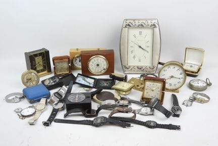 Horlogerie - ensemble de réveils et de montres don