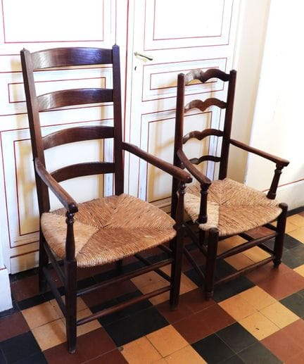 DOS SILLONES de paja. Dimensiones (de uno de ellos