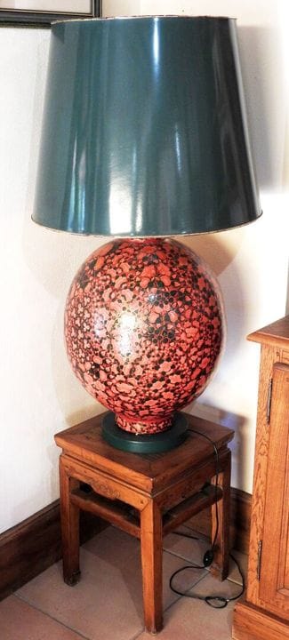 INDIA
Large, ovoid-shaped lamp base made of boiled