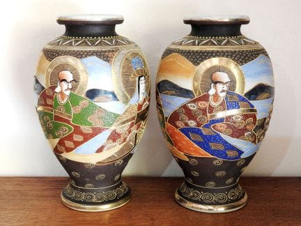 SATSUMA
Pair of baluster-shaped porcelain vases de