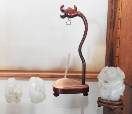 FAR EAST
Set of 4 jade figurines, including a woma