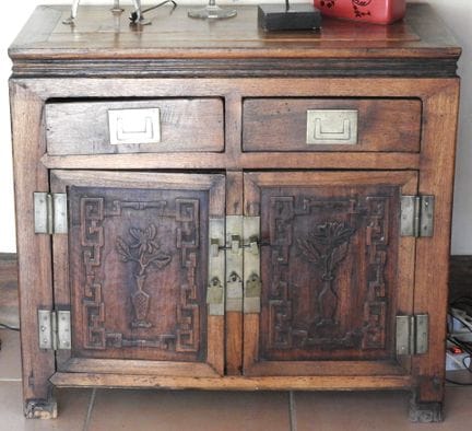 CHINA
Small rectangular sideboard made of natural 