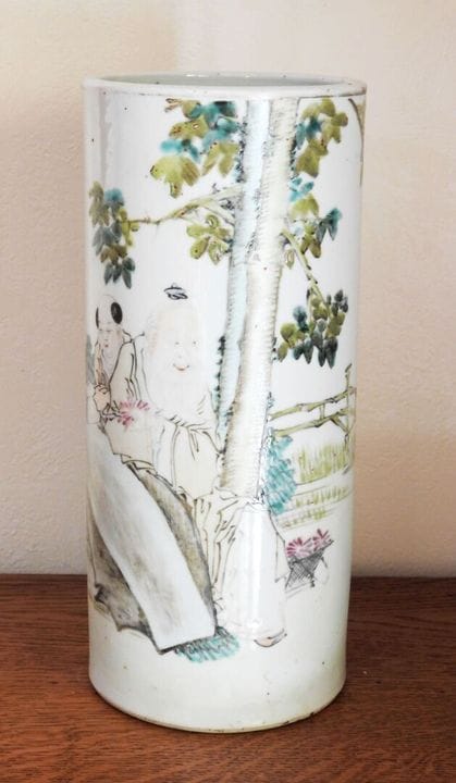 CANTON - 19th century
Cylindrical porcelain vase w