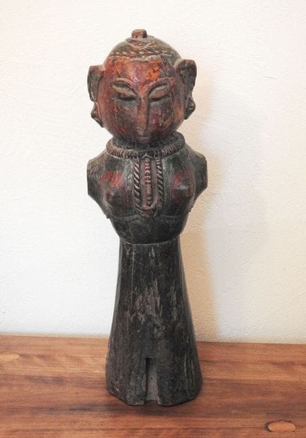 INDIA
Directly carved bust of a woman with a ponyt