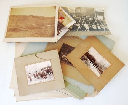 PHOTOGRAPHY
Set of 24 vintage albumen prints, incl