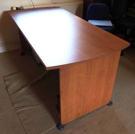 Set of 2 modern desks in melamine with a natural w