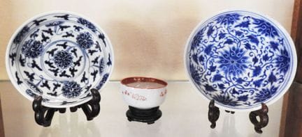 CHINA
Set of two porcelain cups with a white and b